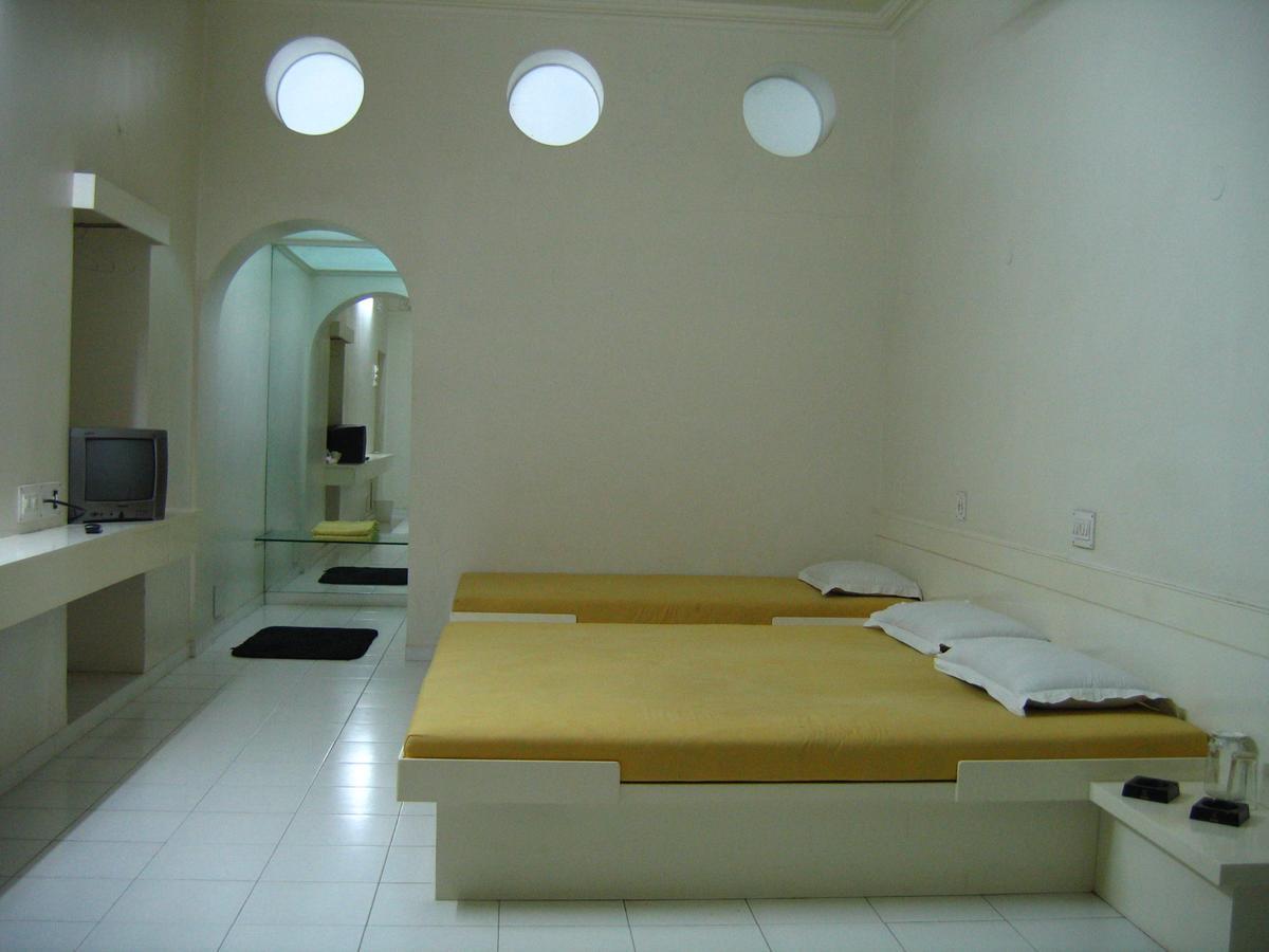 Hotel Plaza -Booking For Foreign Tourist- Jalgaon Eksteriør billede